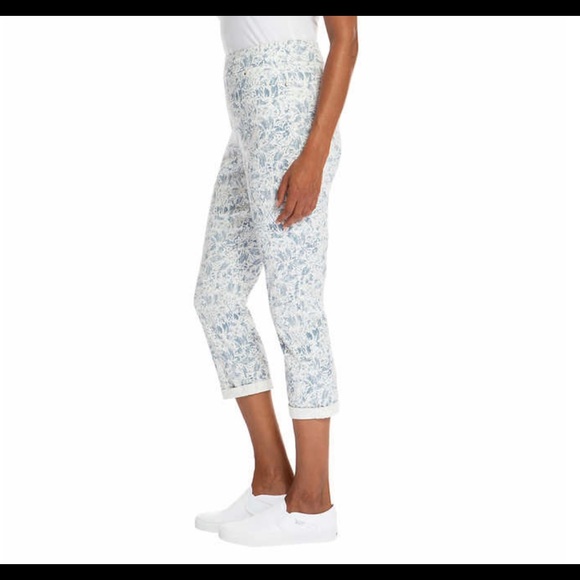 NWT Mario Serrani Ladies' Roll Cuff Capri, S - Picture 2 of 3